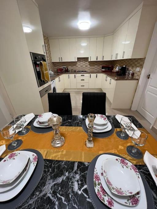Gated Home Close To Birmingham City Centre Exteriér fotografie