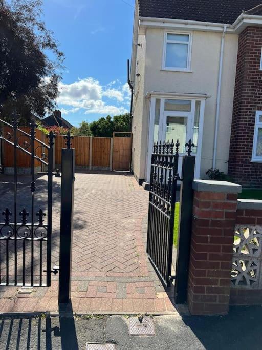 Gated Home Close To Birmingham City Centre Exteriér fotografie
