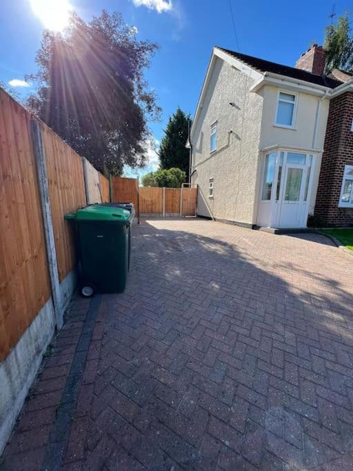 Gated Home Close To Birmingham City Centre Exteriér fotografie
